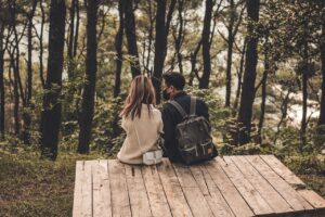 カップル旅行でのすっぴん見せるタイミングはいつがベスト？