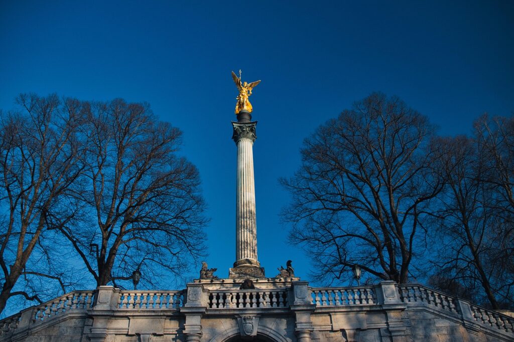 カップル旅行の記念日におすすめのチェックイン後の動きは？